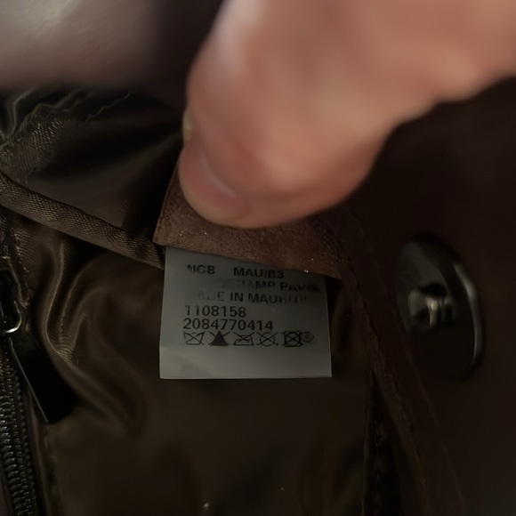 Longchamp classic leather cross body 3D bag in light beige - Picture 15 of 16